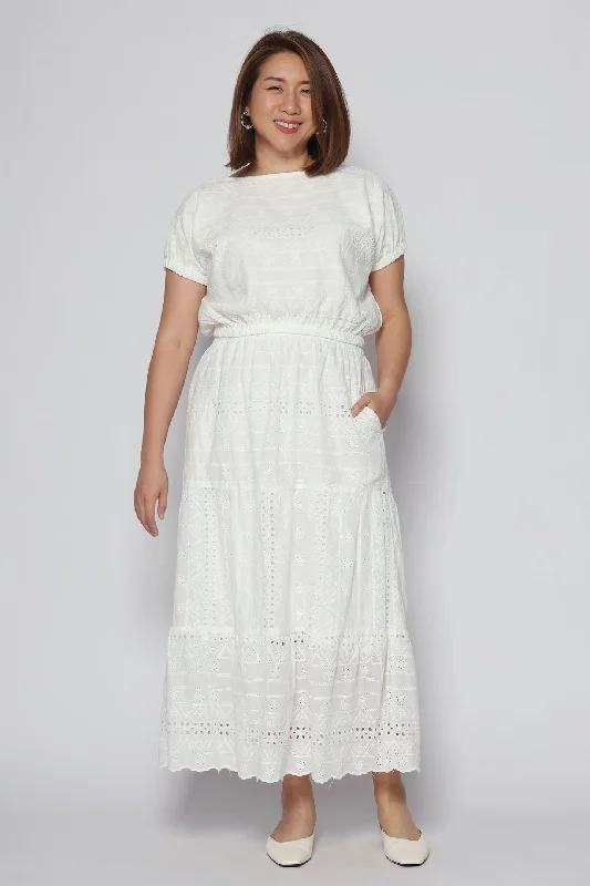 Jolin 2 in 1 Skirt Set in White Crochet a-line skirt cut